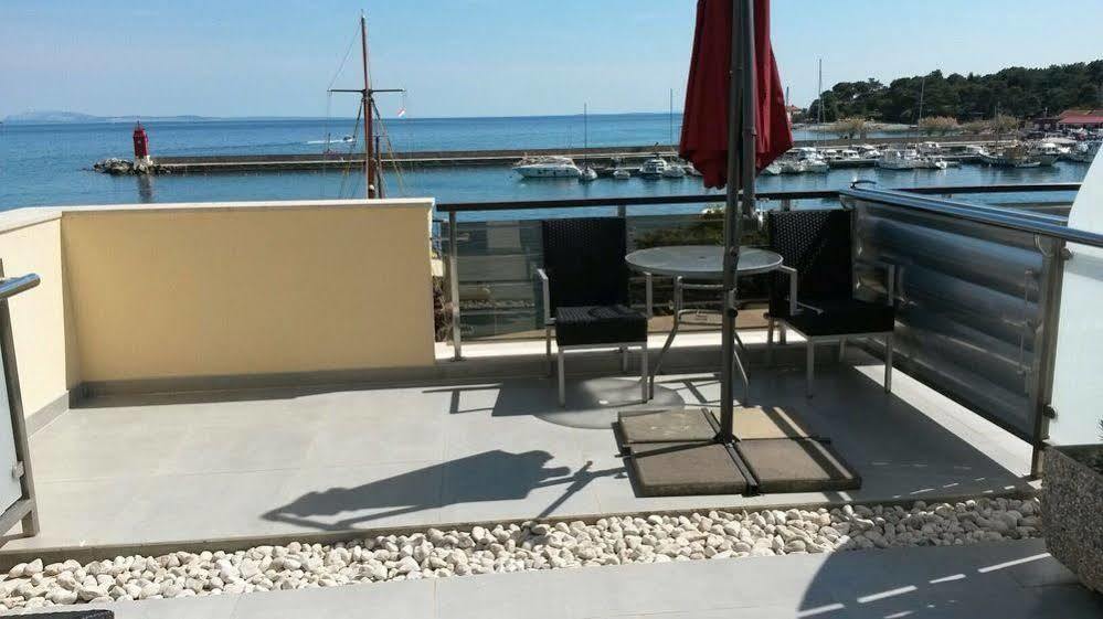 Hotel Marina Krk Town Eksteriør bilde