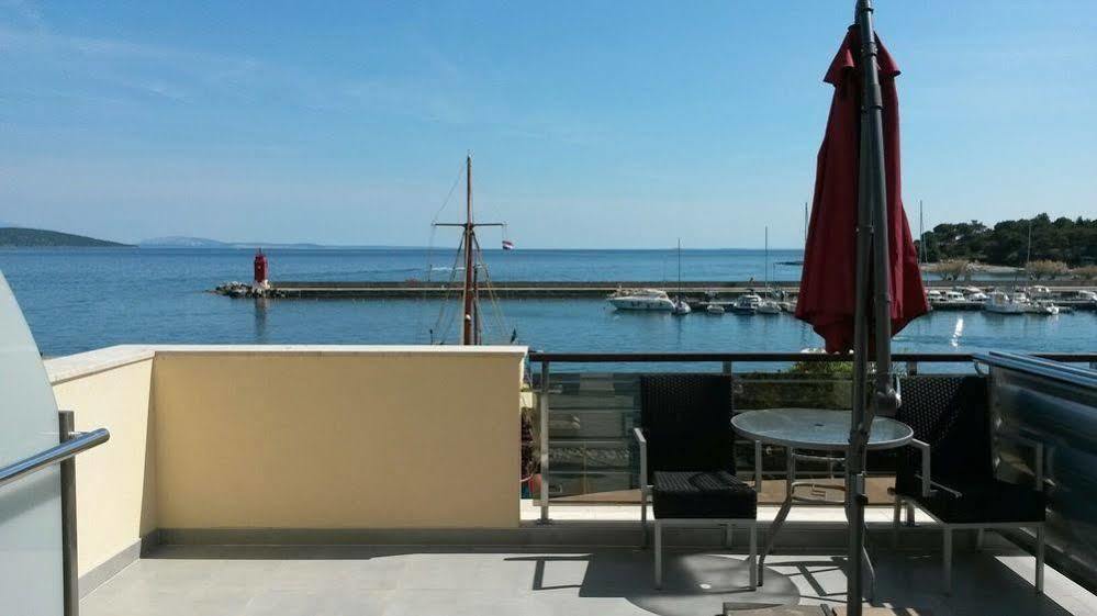 Hotel Marina Krk Town Eksteriør bilde